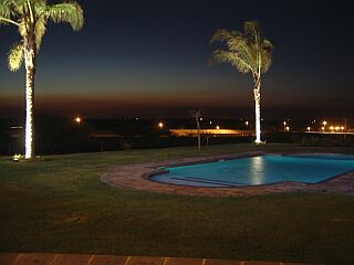 Pool bei Nacht